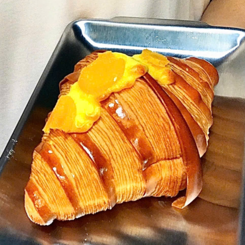 Croissant trứng muốii